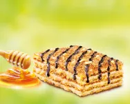 Bezglutenowy torcik miodowy MARLENKA z orzechami włoskimi - 100g x 16szt. - 2